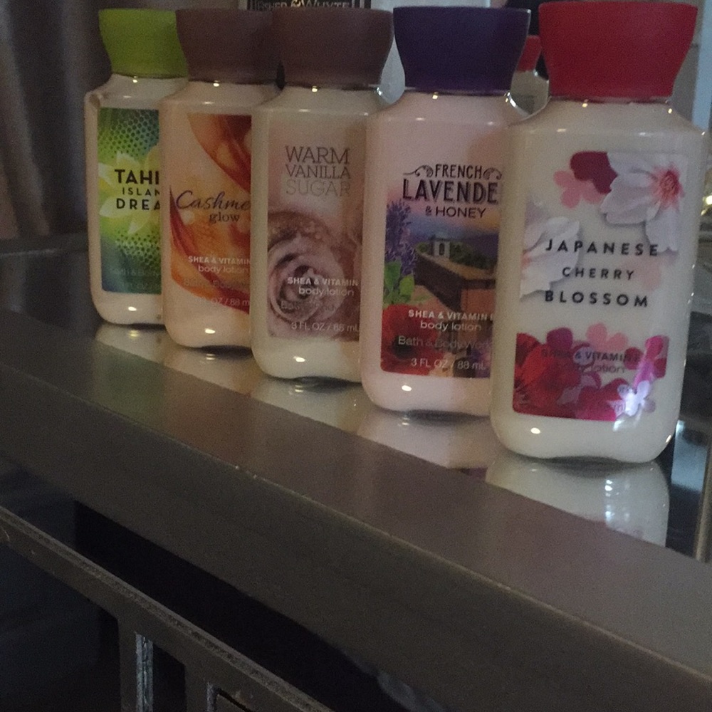 Bath and Bodyworks Shea and vitamin E body lotion